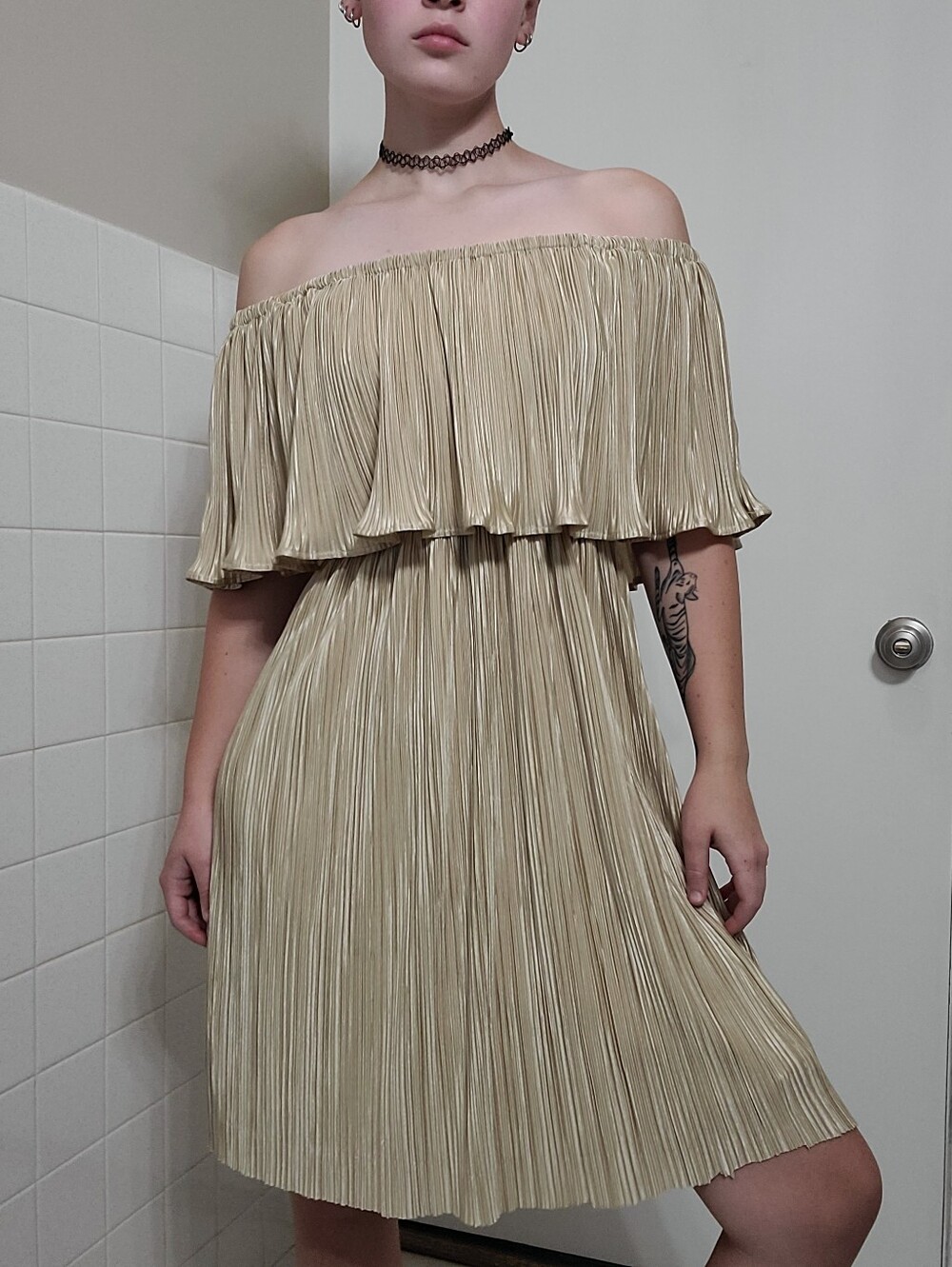 gold dress - Picture 4 of 8